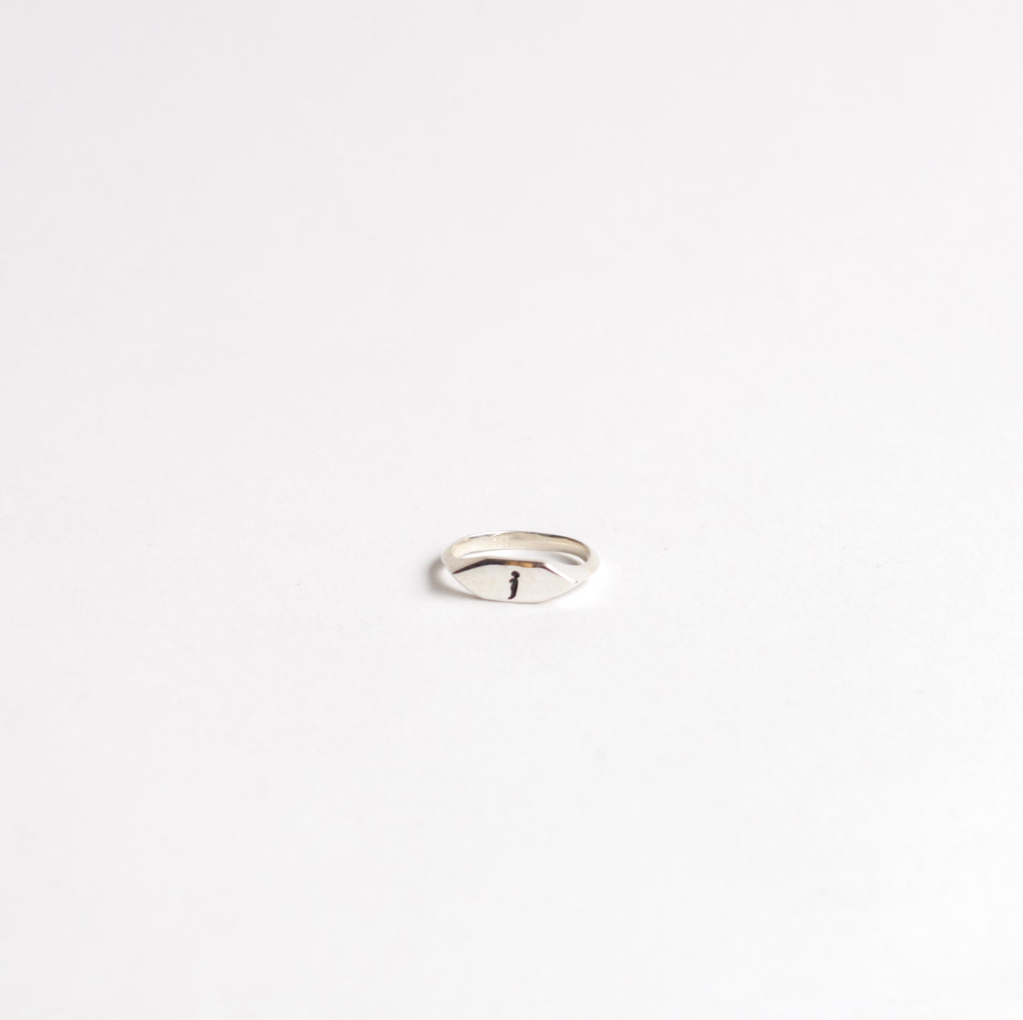 Anillo Signet Inicial